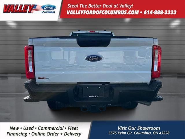 2025 Ford F-350 photo 4