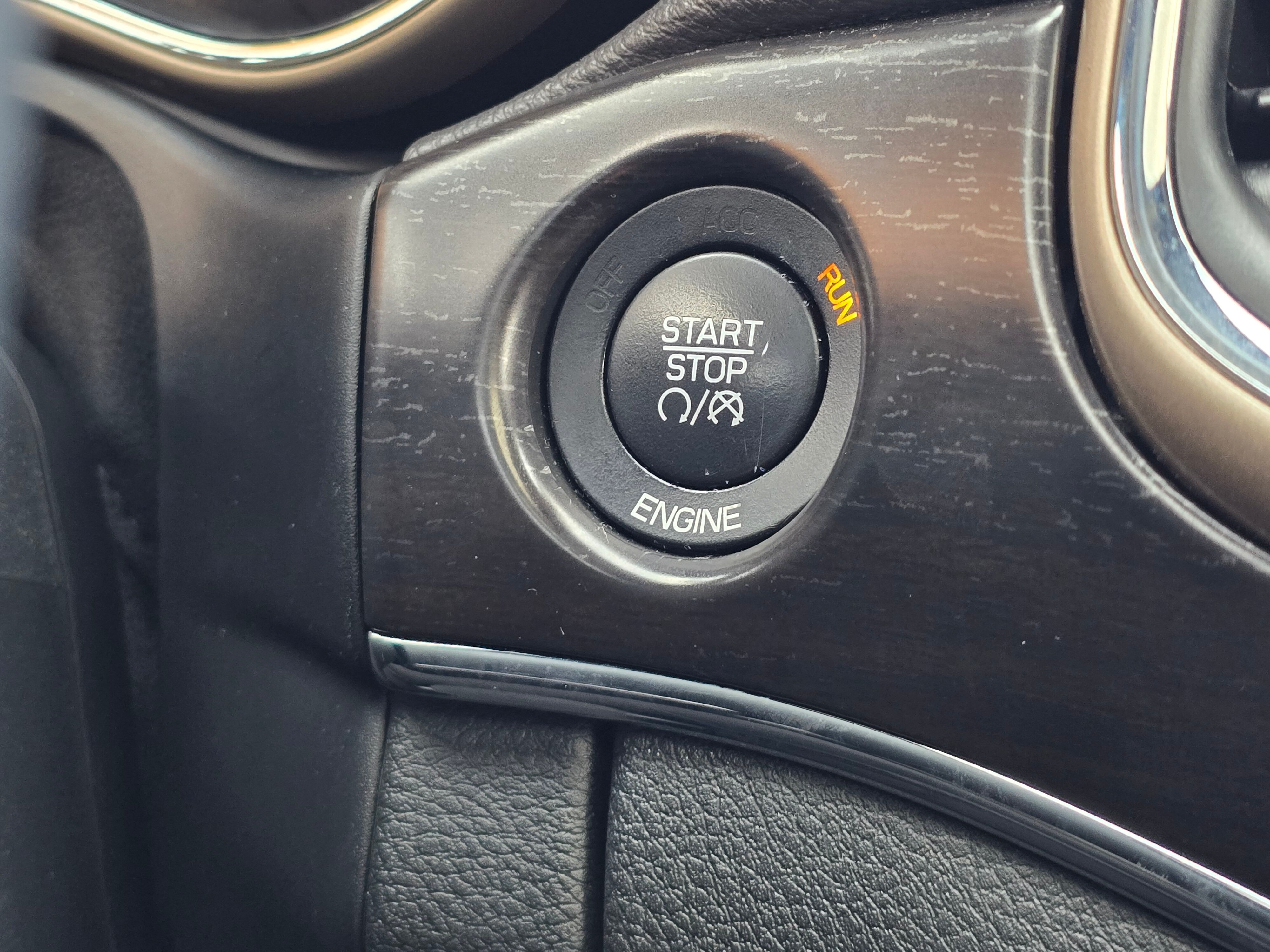 2014 Jeep Grand Cherokee Limited photo 9
