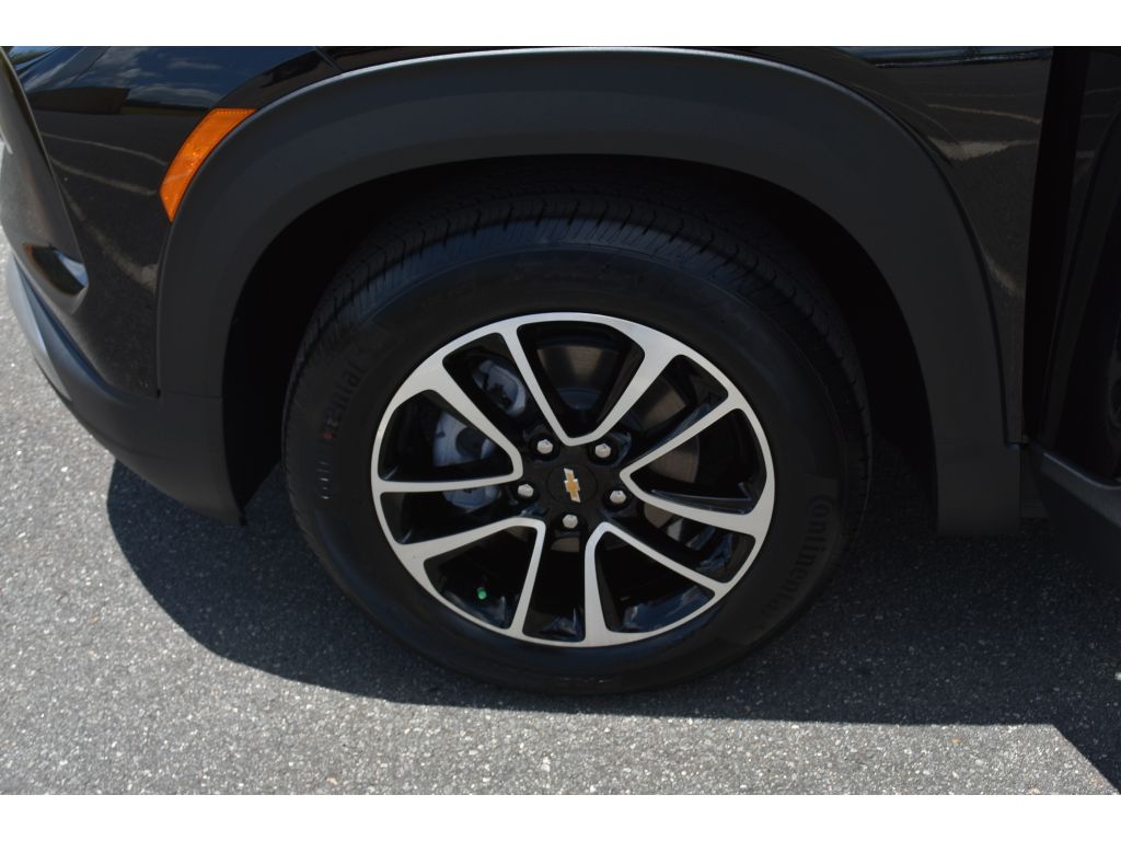 2025 Chevrolet Trailblazer LT photo 8