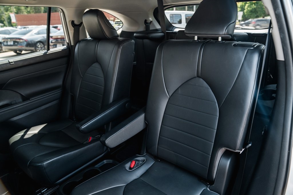 2021 Toyota Highlander XLE photo 27