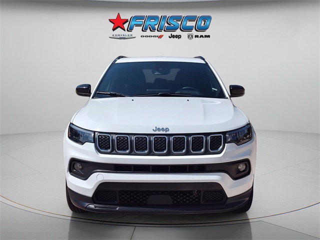 2024 Jeep Compass Latitude photo 2