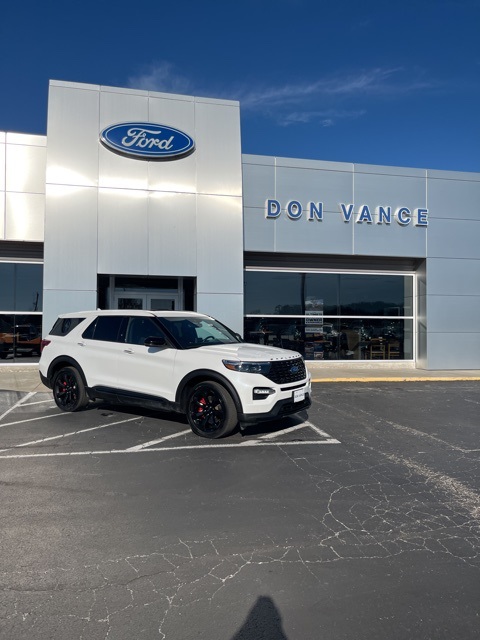 2021 Ford Explorer ST's photo