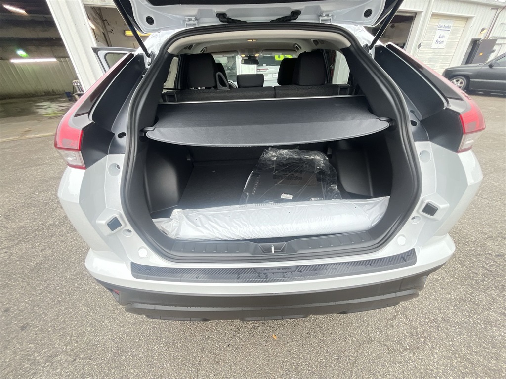 2026 Mitsubishi Eclipse Cross LE photo 22