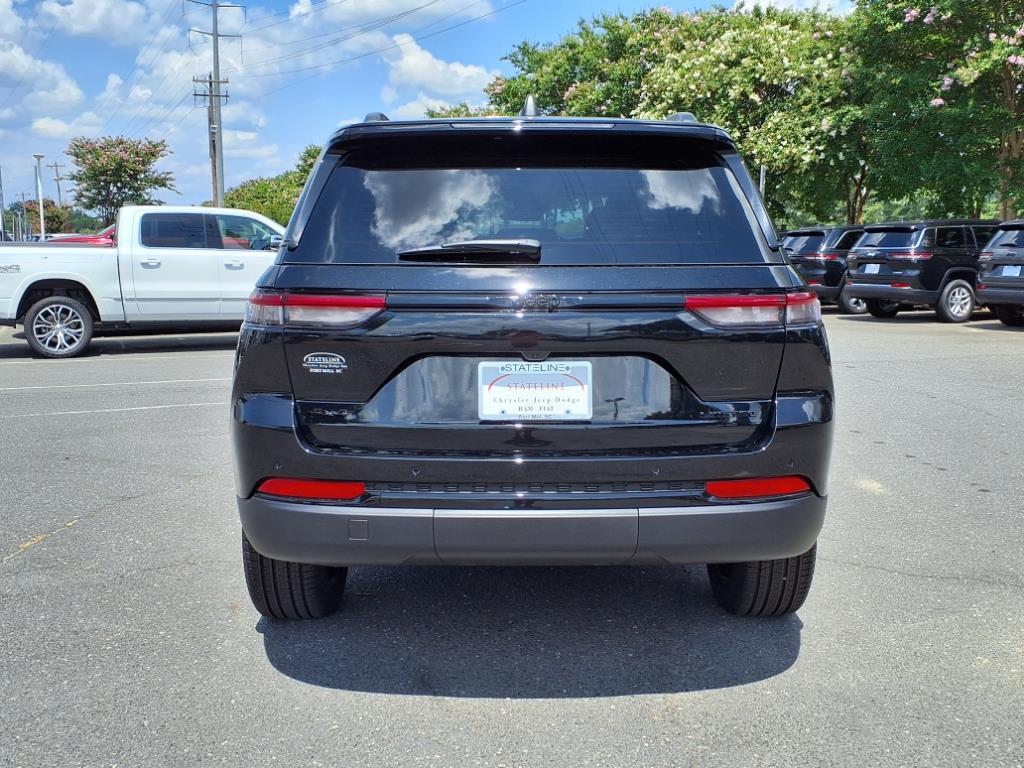2025 Jeep Grand Cherokee Limited photo 11