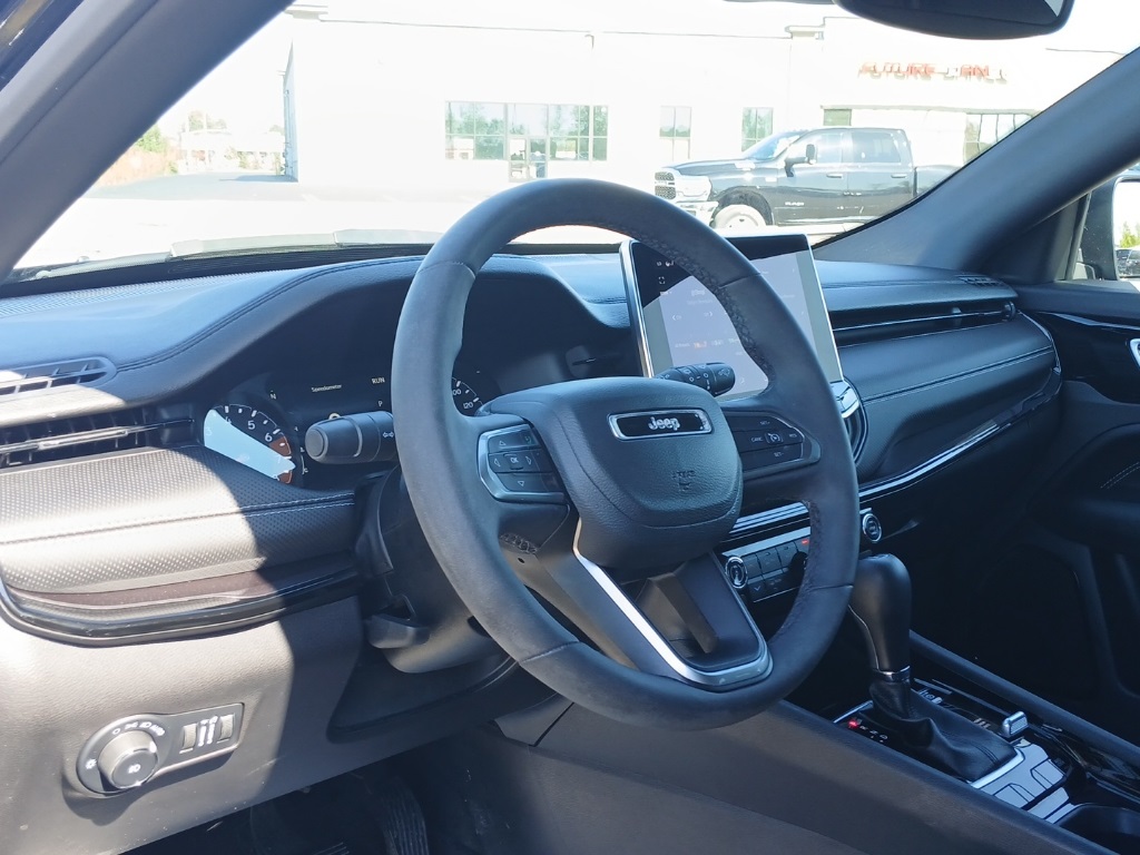2023 Jeep Compass North Edition Latitude photo 9