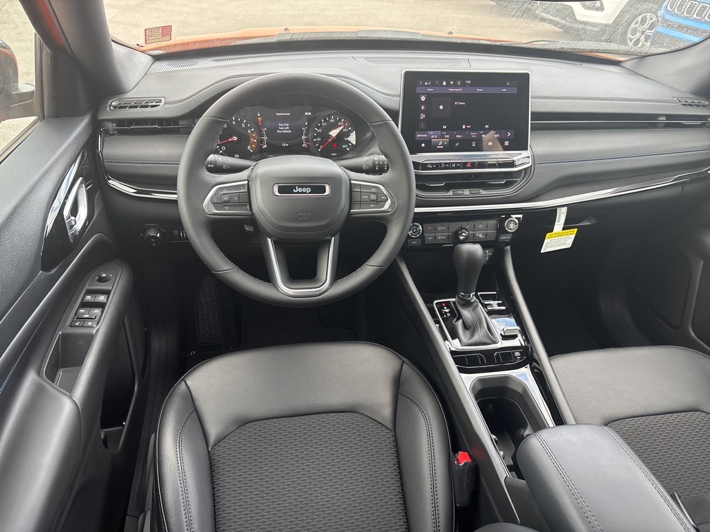 2026 Jeep Compass Latitude photo 4