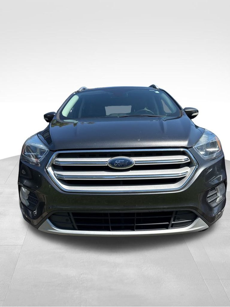 2019 Ford Escape Titanium photo 2
