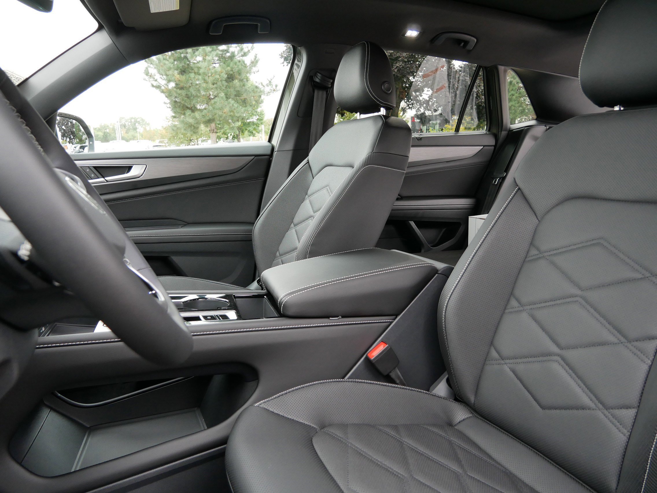 2026 Volkswagen Atlas Cross Sport SE Technology photo 4