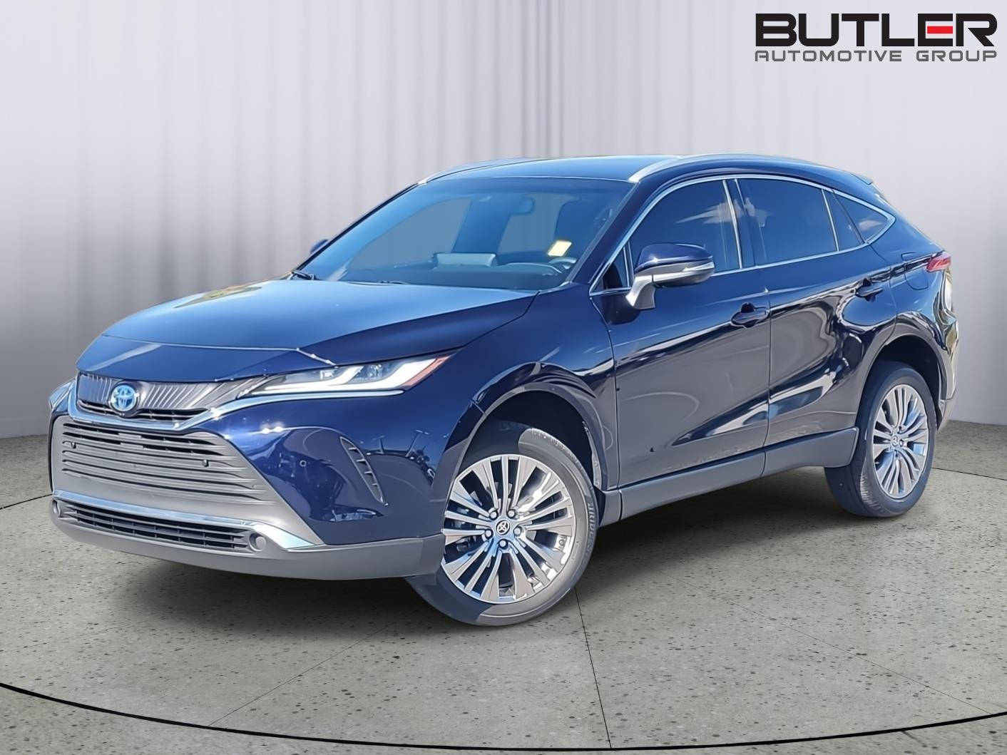 2022 Toyota Venza XLE's photo