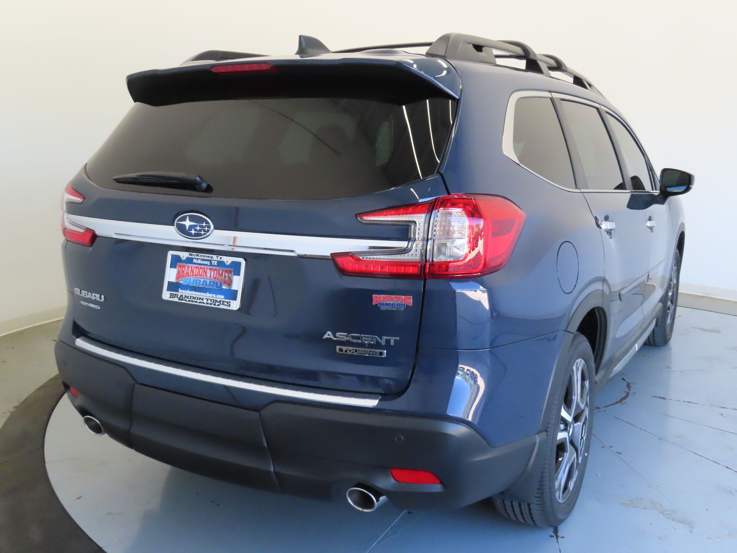 2025 Subaru Ascent Touring photo 3