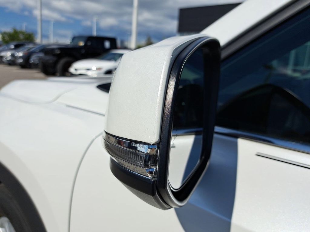 2024 Toyota Grand Highlander XLE photo 11