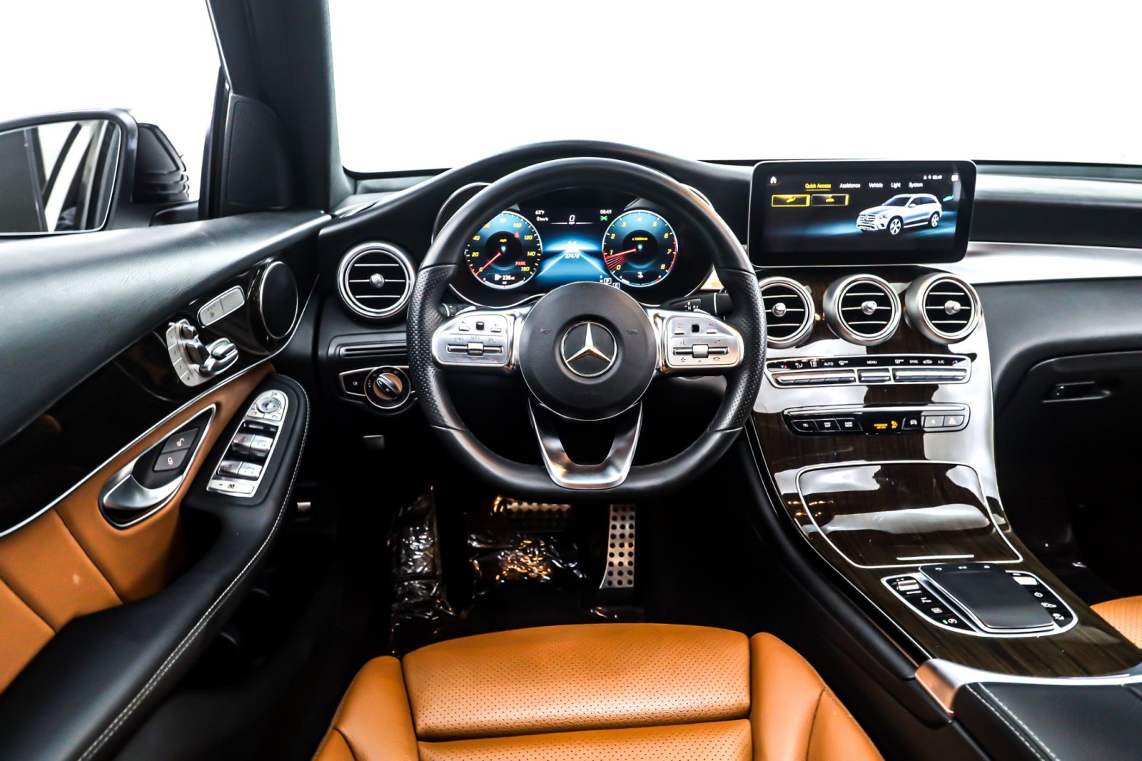 2022 Mercedes Benz GLC 300 photo 4