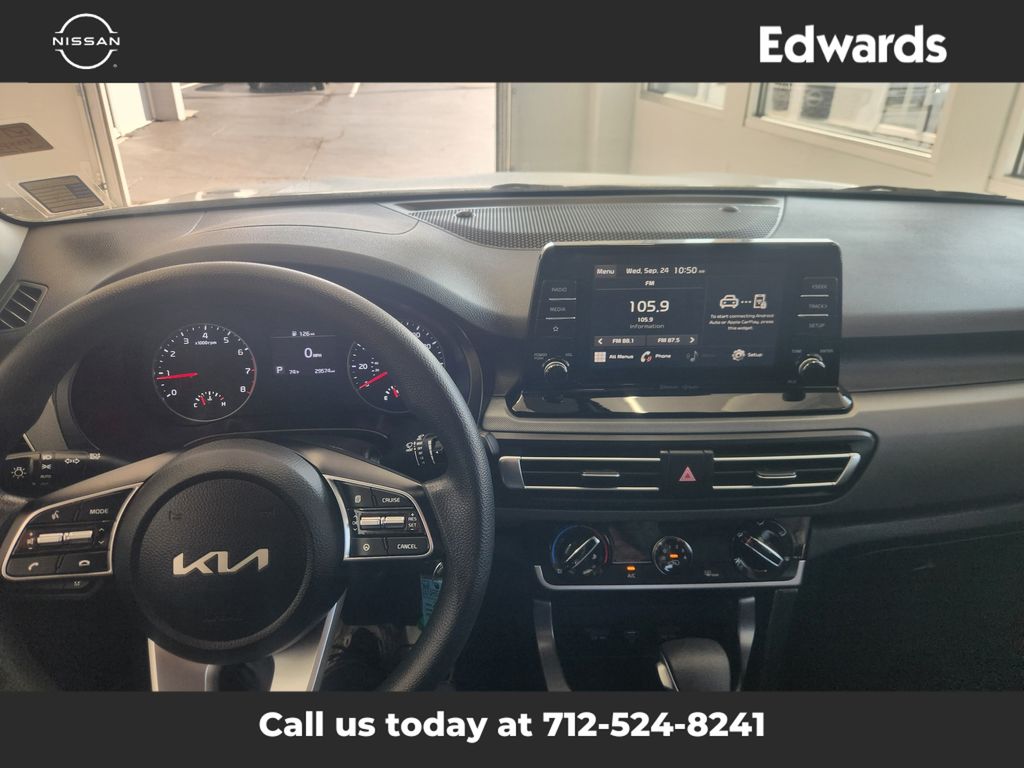 2023 Kia Seltos LX photo 15