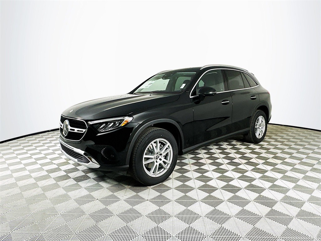 2026 Mercedes Benz GLC 300 4MATIC photo 3