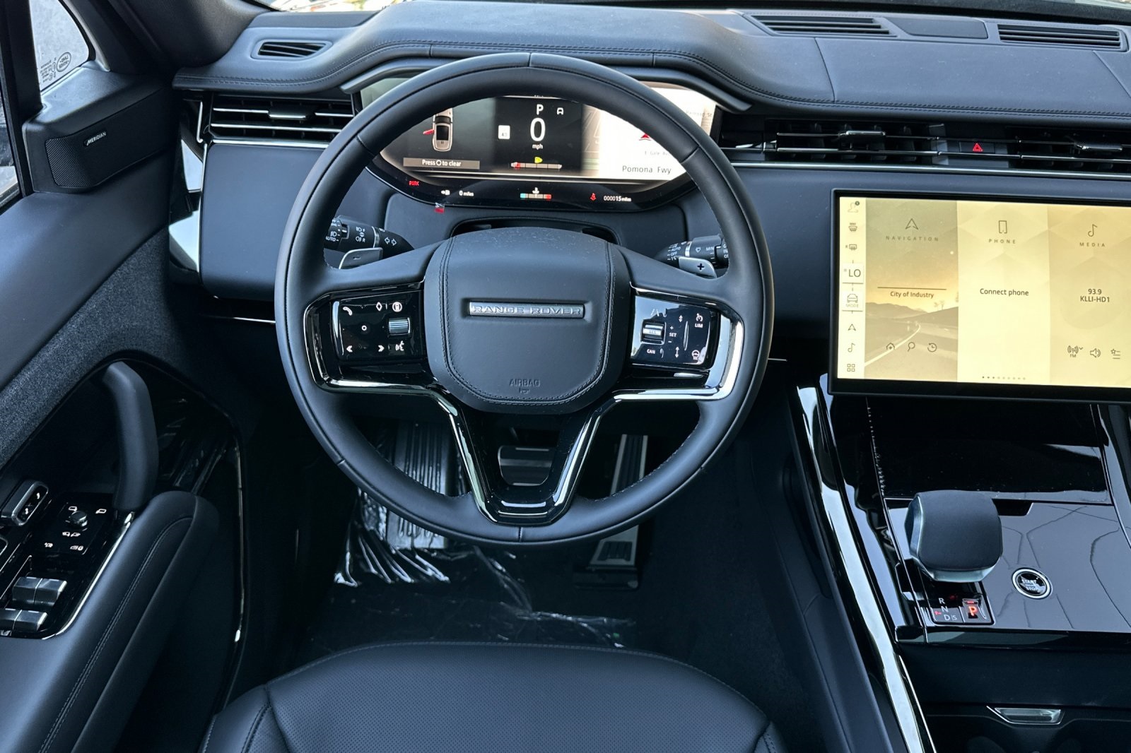 2025 Land Rover Range Rover Sport SE photo 16