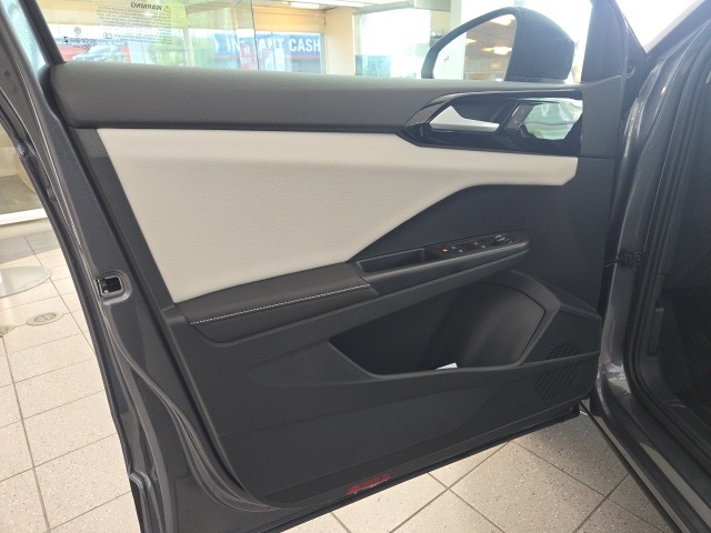 2025 Volkswagen Taos S photo 9