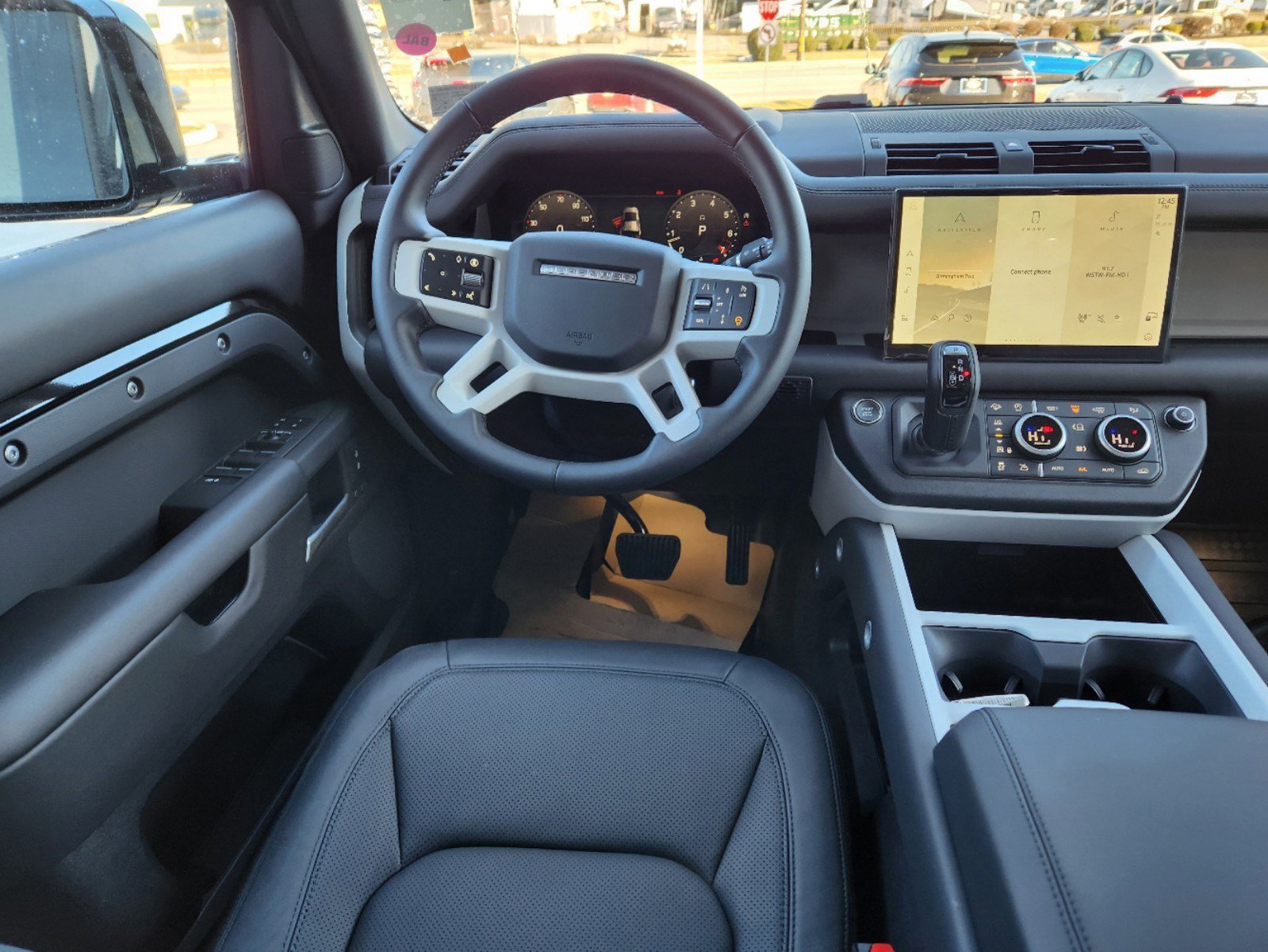 2025 Land Rover Defender 110 X-Dynamic SE photo 11