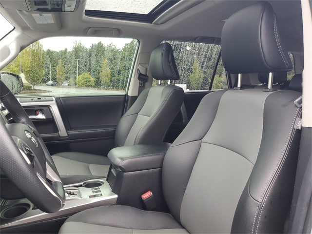 2019 Toyota 4Runner SR5 Premium photo 12