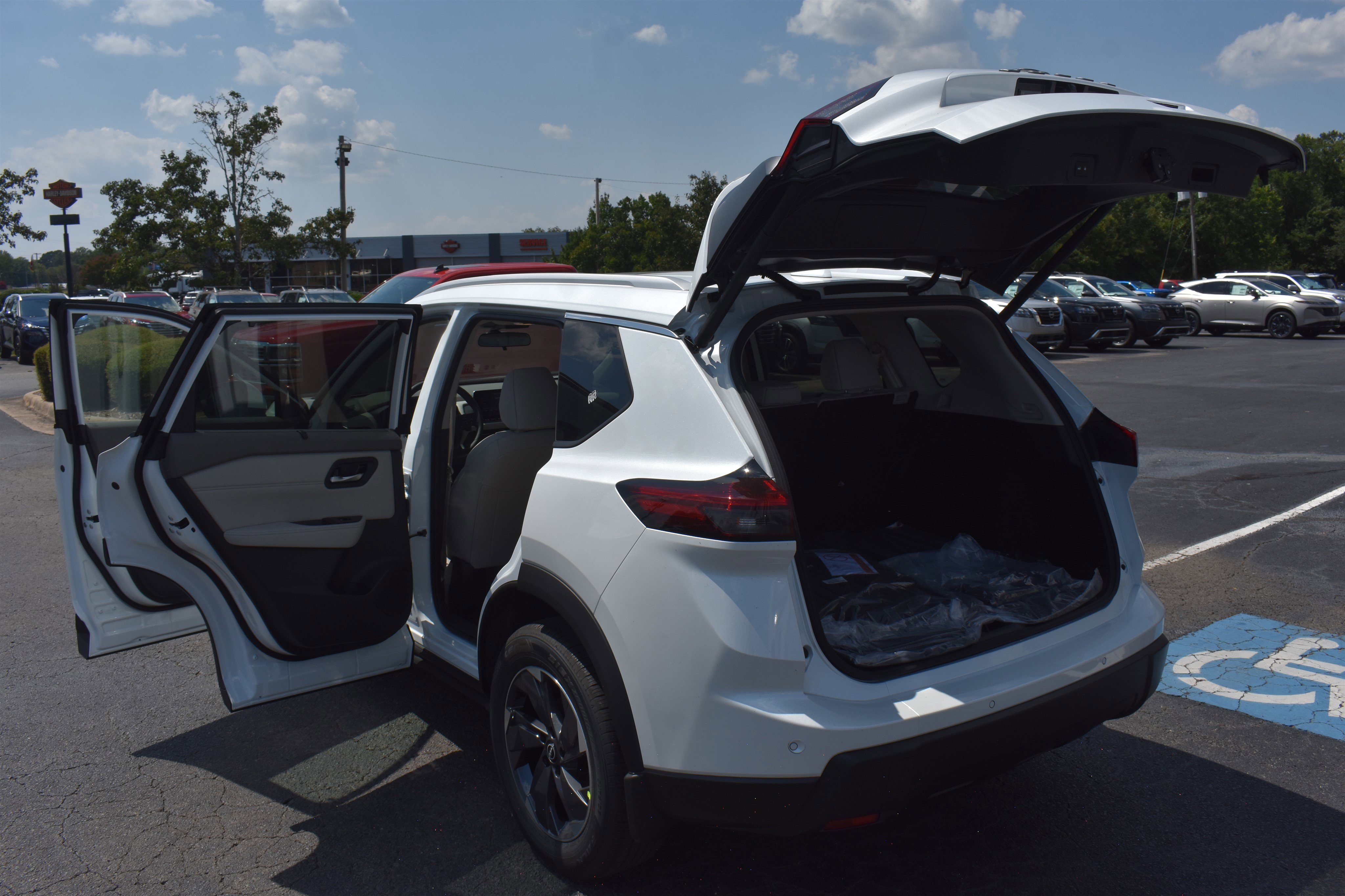 2026 Nissan Rogue SV photo 3