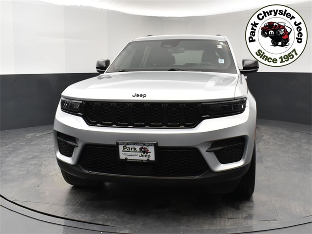 Used 2023 Jeep Grand Cherokee Altitude with VIN 1C4RJHAG7P8765832 for sale in Burnsville, Minnesota