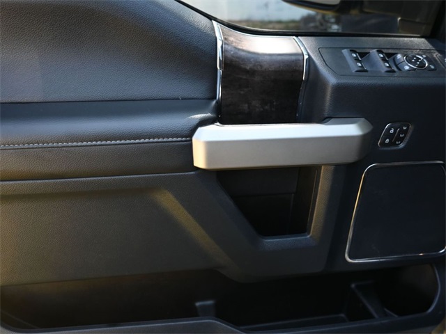 2022 Ford F-450 Lariat photo 2