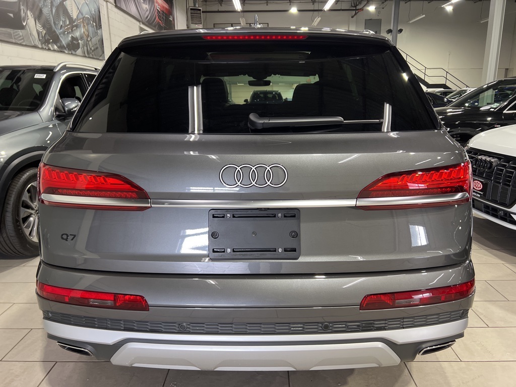 2025 Audi Q7 45 Premium photo 2