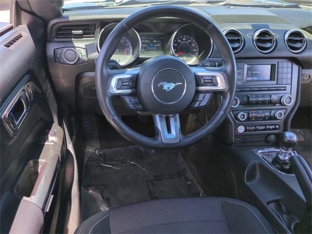 2015 Ford Mustang V6 photo 14