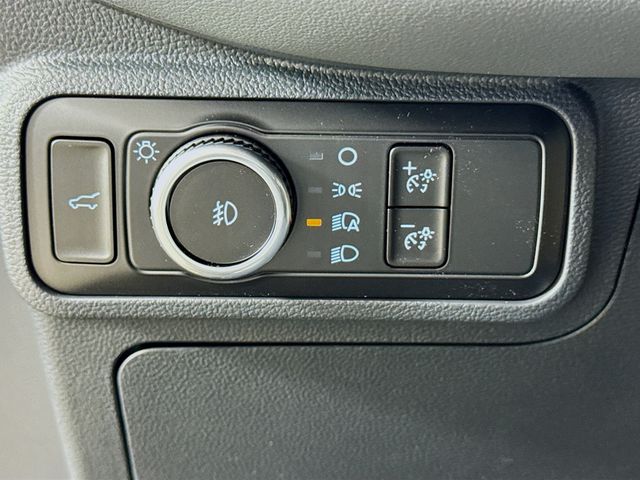 2025 Ford Explorer photo 10