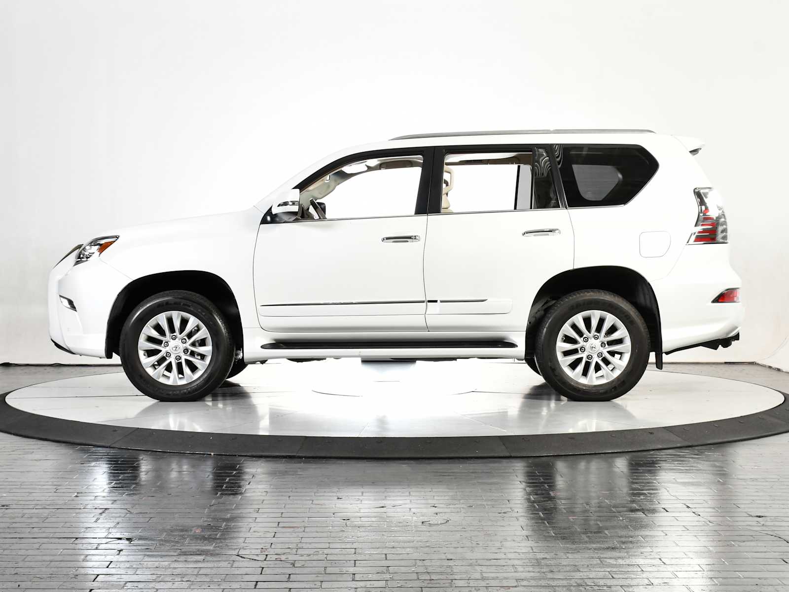 2019 Lexus GX 460 Premium photo 2