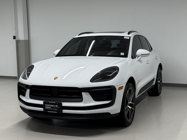 2024 Porsche Macan S's photo