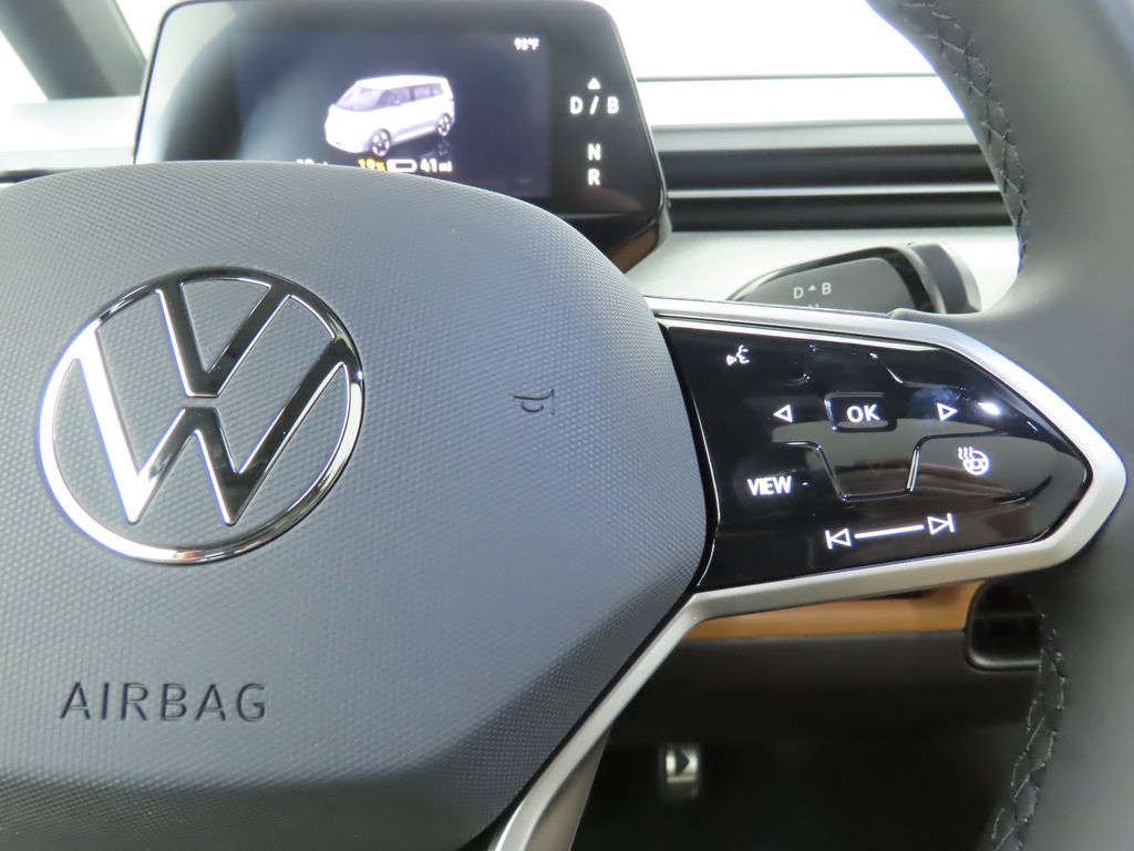 2025 Volkswagen ID. Buzz Pro Plus photo 12