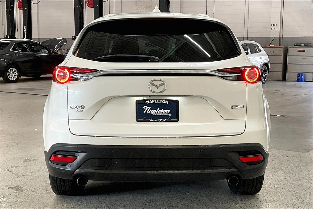 2022 Mazda CX-9 Touring photo 2