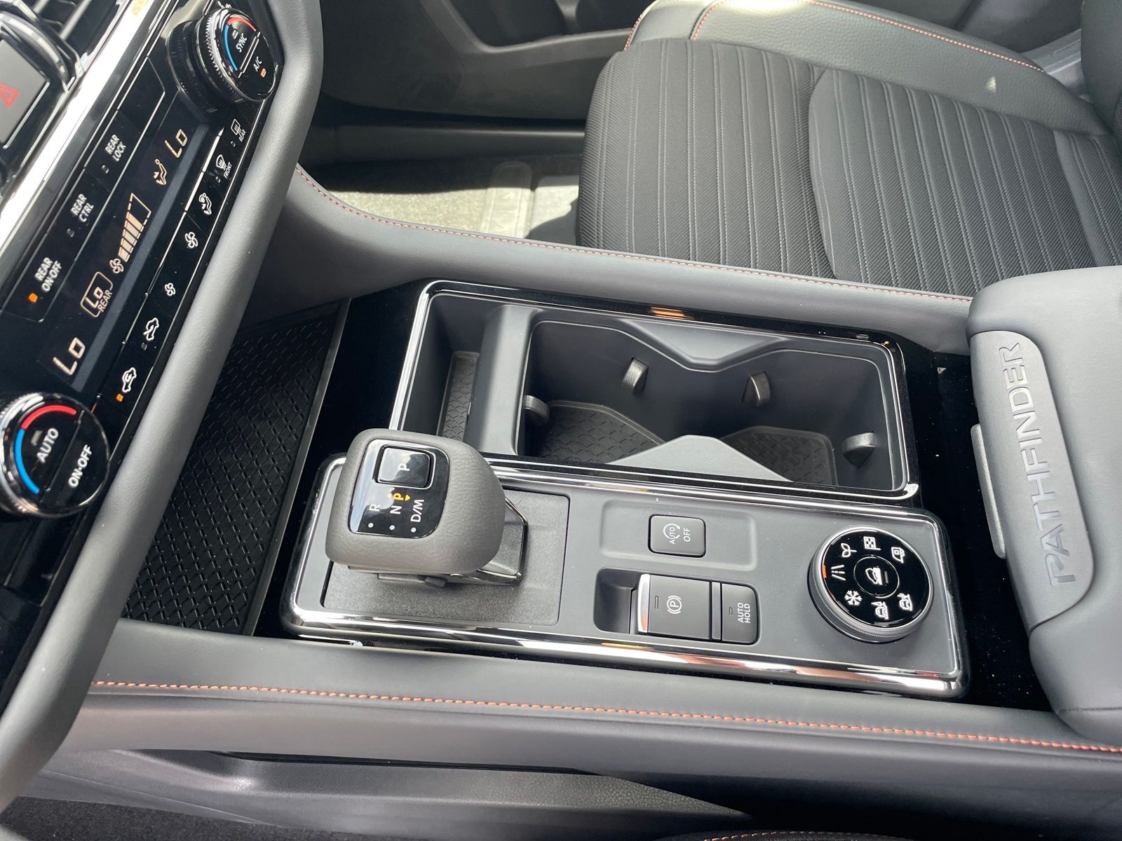 2025 Nissan Pathfinder Rock Creek photo 11