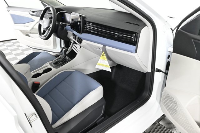 2025 Volkswagen Jetta 1.5T SE photo 9