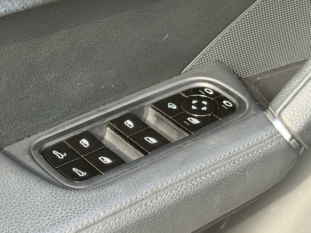 2019 Porsche Cayenne Base photo 11