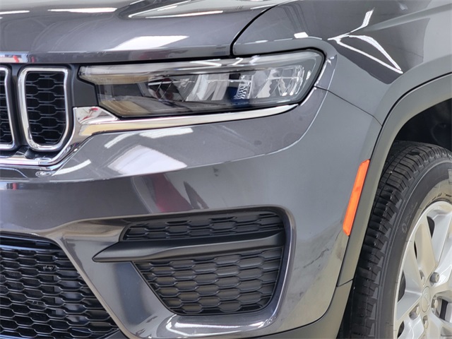 2025 Jeep Grand Cherokee Laredo X photo 9