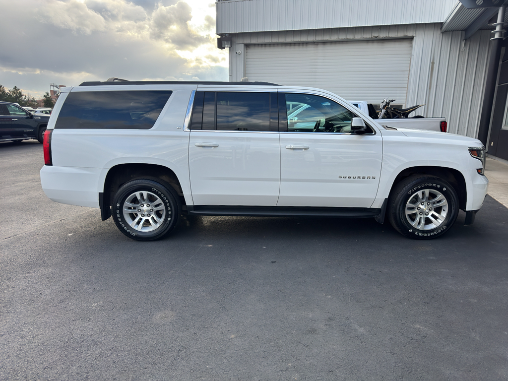 2016 Chevrolet Suburban LT photo 2