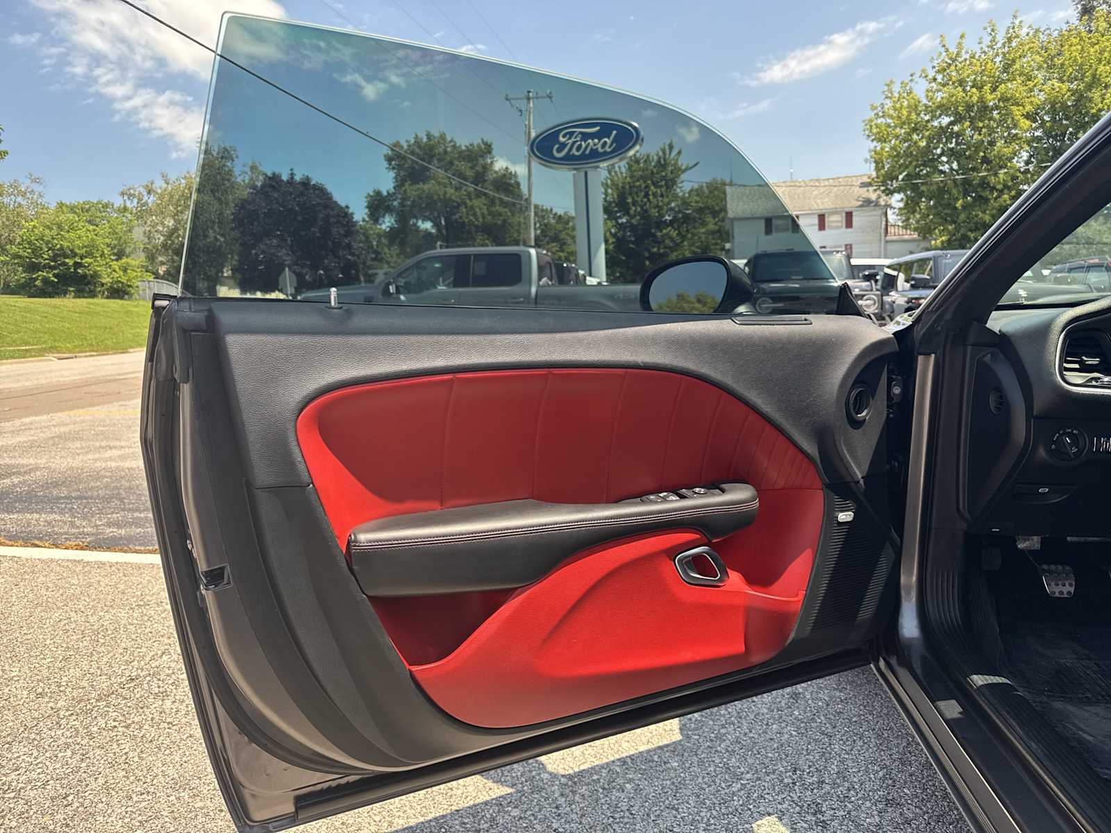 2015 Dodge Challenger R/T Plus Shaker photo 14
