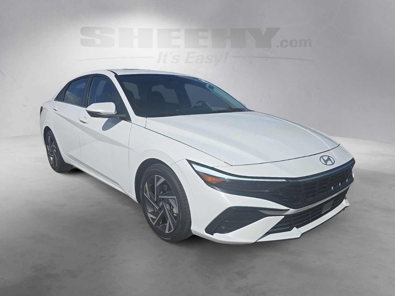 2025 Hyundai Elantra Limited photo 2