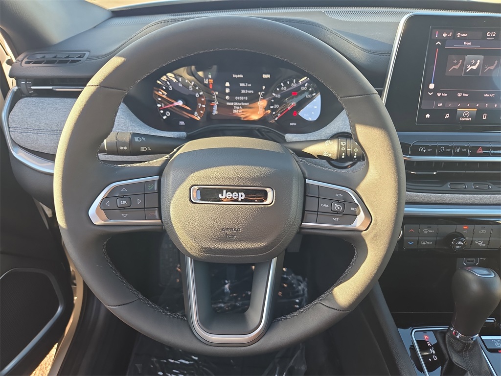 2025 Jeep Compass Latitude photo 4
