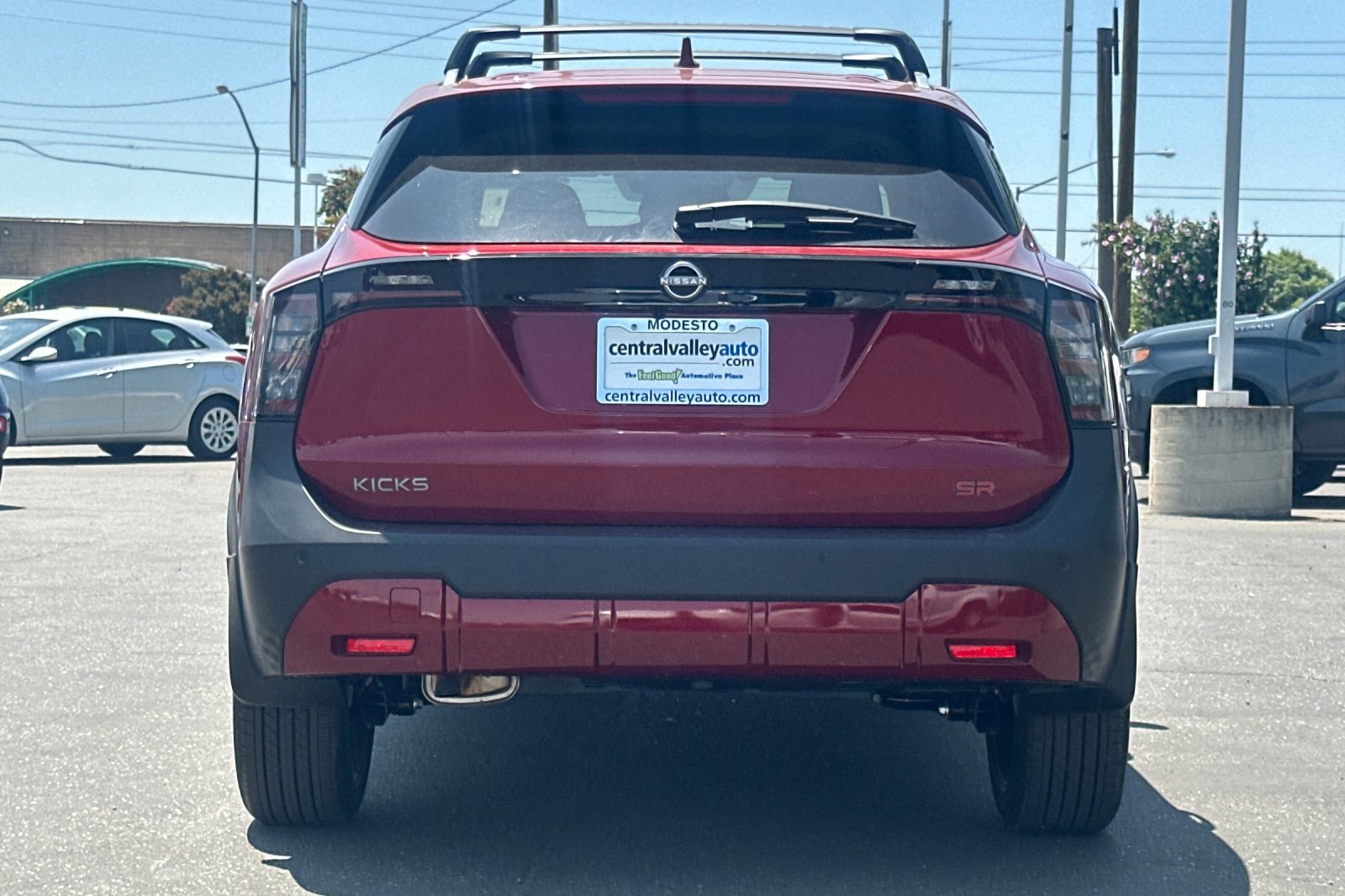2025 Nissan Kicks SR photo 4