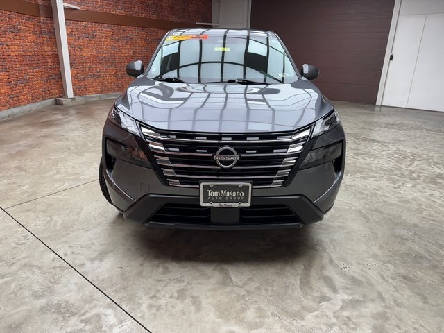 2024 Nissan Rogue SV photo 3