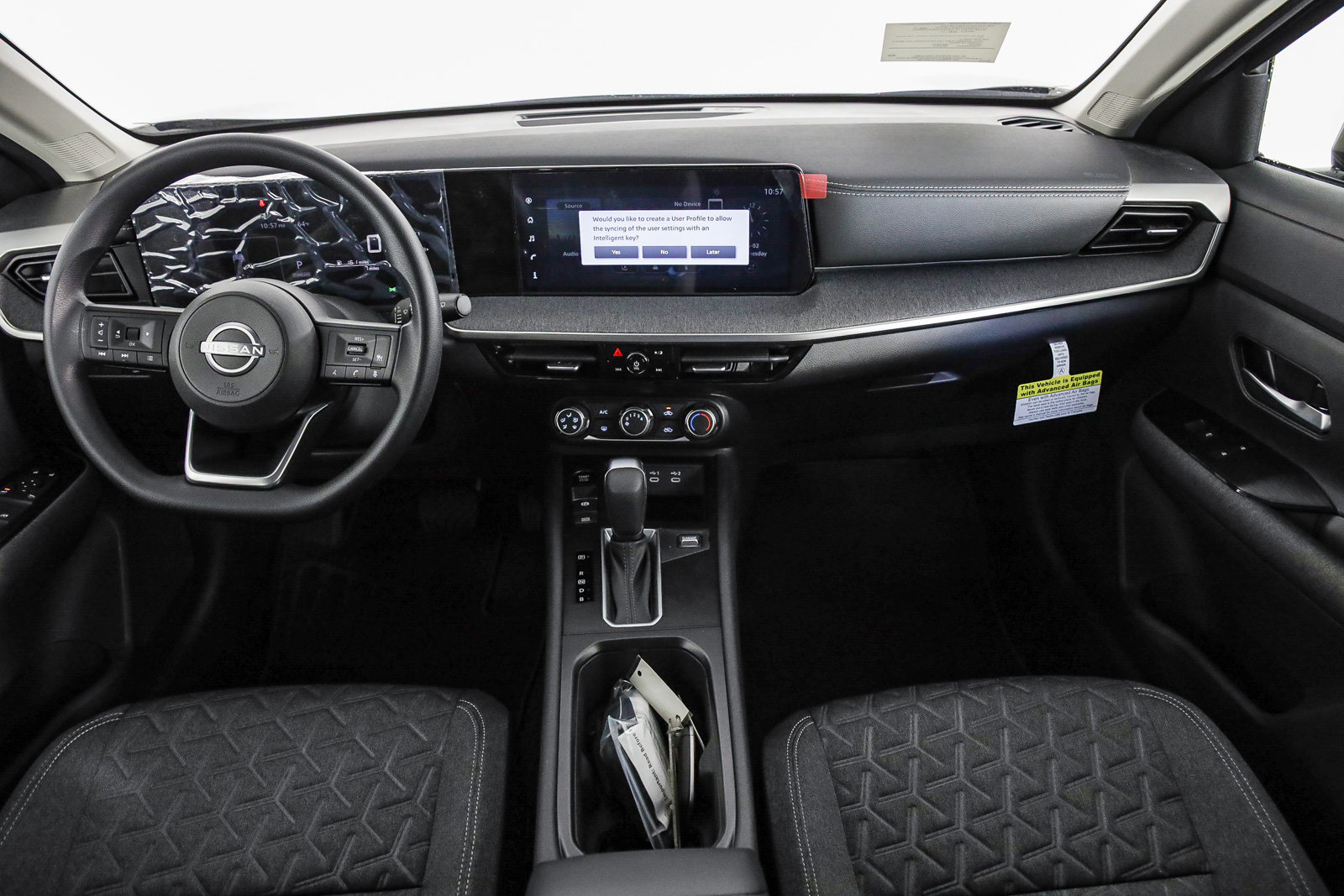 2025 Nissan Kicks SV photo 9