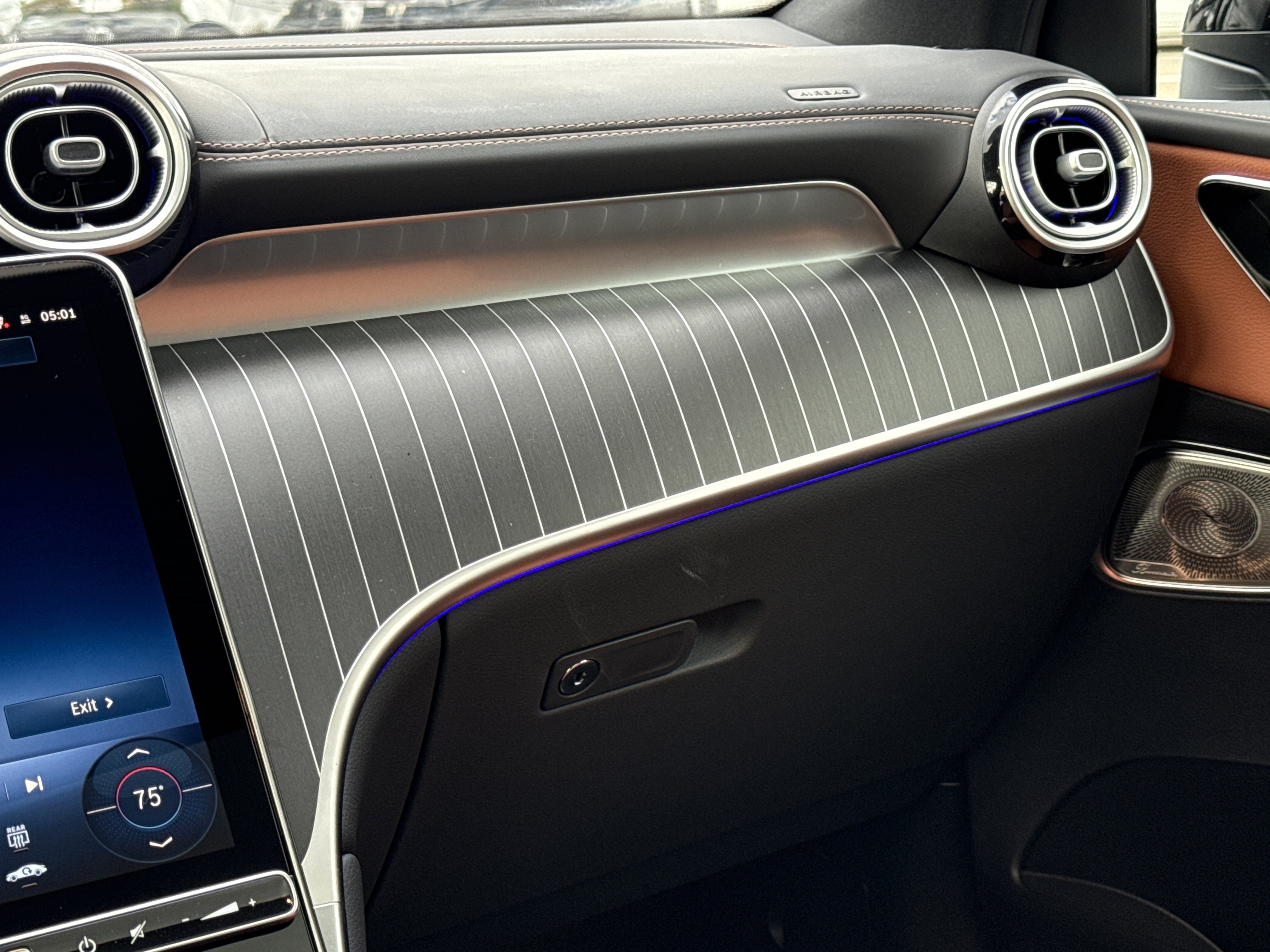 2026 Mercedes Benz GLC 300 4MATIC photo 4