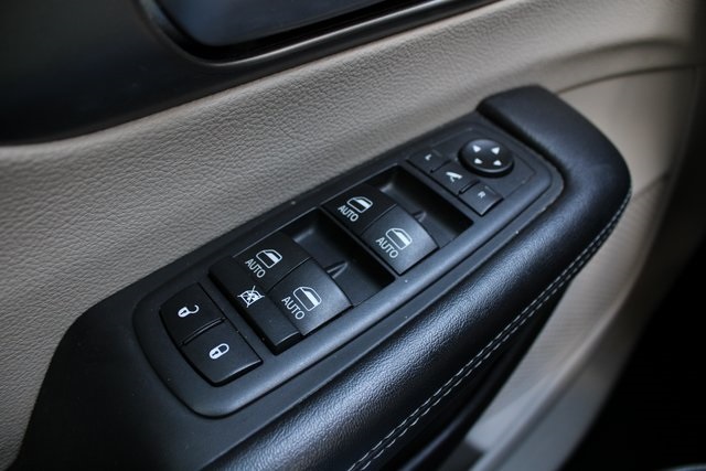 2019 Chrysler Pacifica Limited photo 14