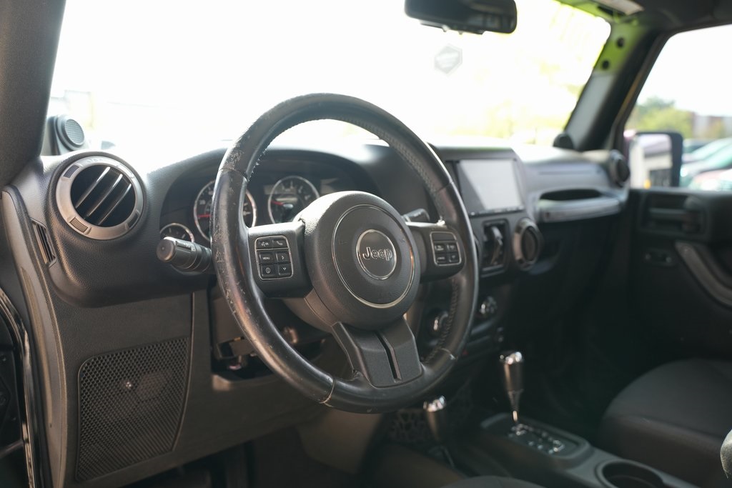 2014 Jeep Wrangler Unlimited Sport photo 21