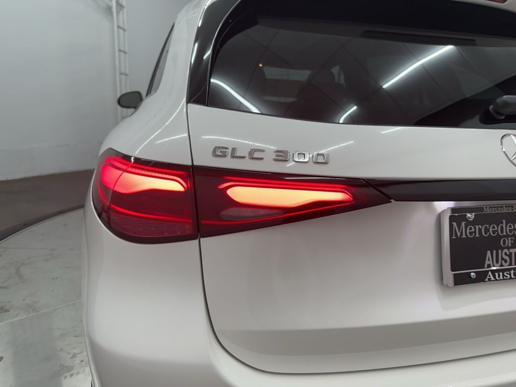 2026 Mercedes Benz GLC 300 photo 23