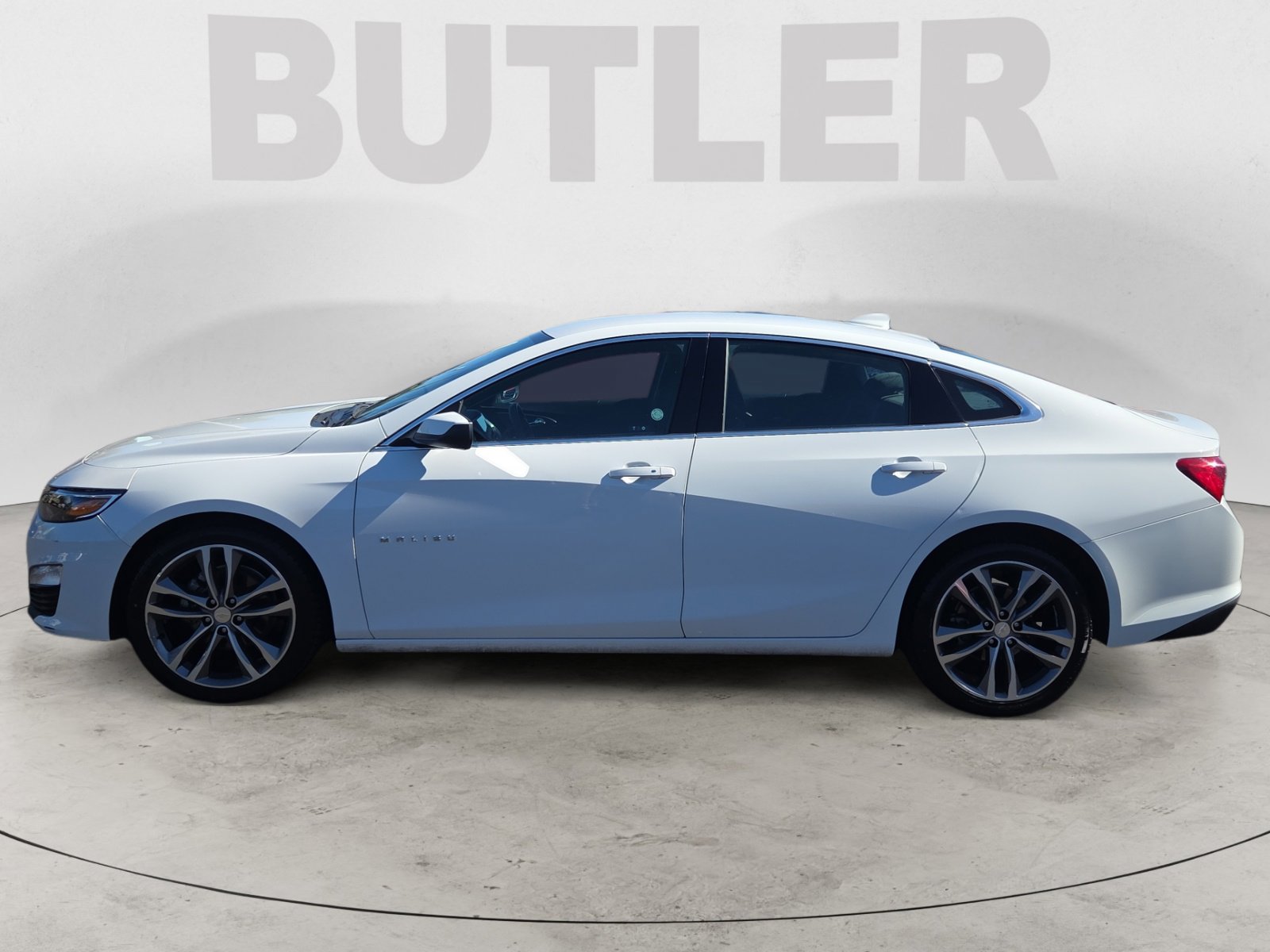 2023 Chevrolet Malibu 1LT photo 2