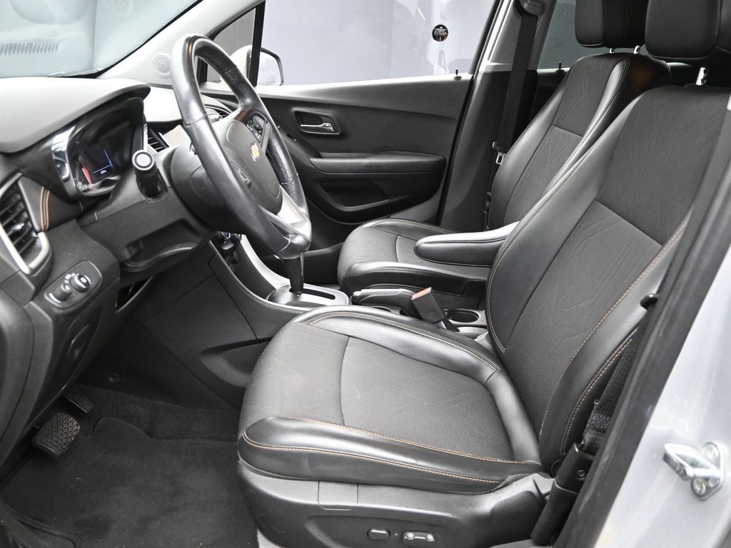 2019 Chevrolet Trax LT photo 11