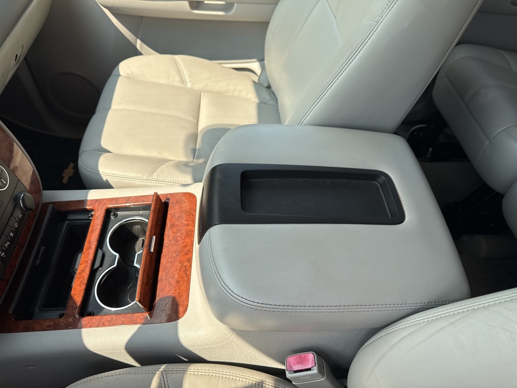2008 Chevrolet Avalanche LTZ photo 44
